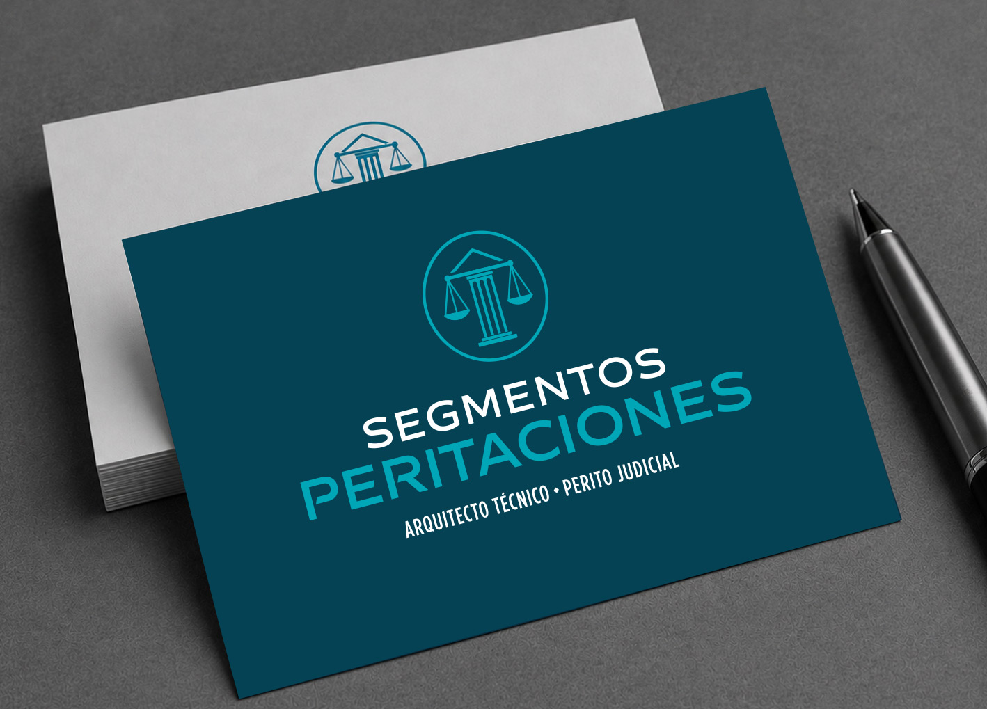 Diseñador de logotipos profesionales para arquitectos técnicos y peritos judiciales en Sevilla